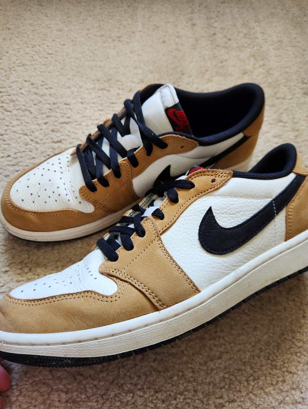 Jordan Retro 1 Low OG Rookie Of The Year Size 12